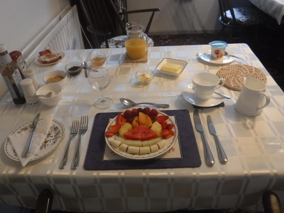Morawel Bed & Breakfast Fishguard Exterior photo